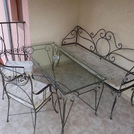 Beroe Hotel
